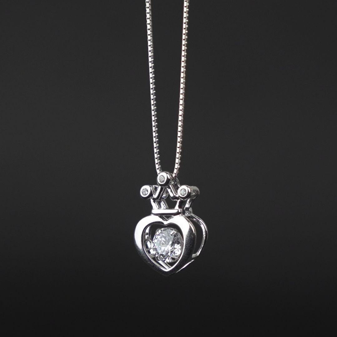 Sterling Silver Queen Pendant with Moving Zircon Stone