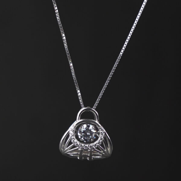 Moving Gemstone Design Luxury Necklace - Image 2
