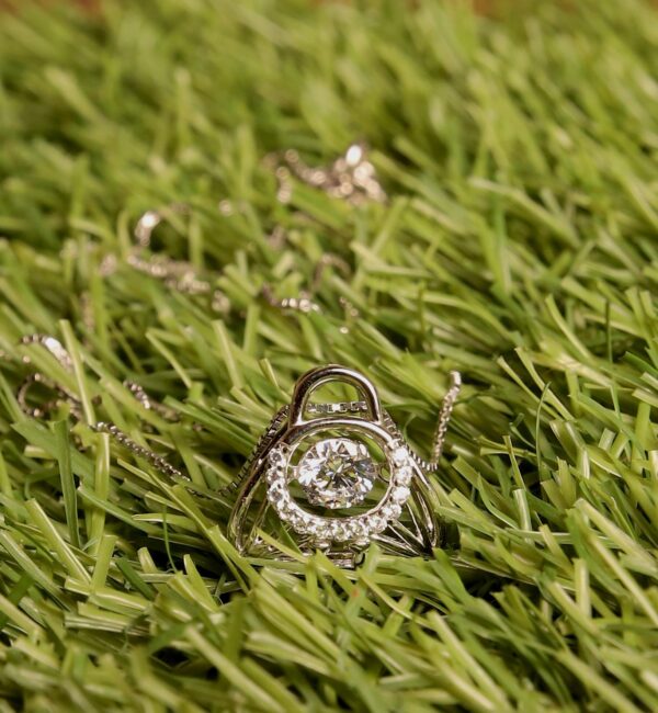 Moving Gemstone Design Luxury Necklace - Image 4